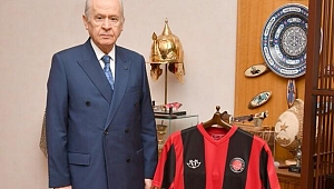 Sosyal medya düzenlemesi yasalaştı… Bahçeli ilk paylaşımı yaptı