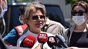 Tansu Çiller Ayasofya Camii'ne geldi