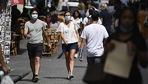 İspanya'da Covid-19'a karşı açık alanda sigara içme yasağı getirildi