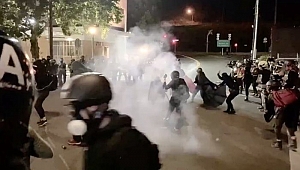 Portland'ta Polis Şiddetini Protesto Gösterileri 87 Gündür Aralıksız Sürüyor