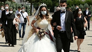 Türkiye’nin corona virüsüyle mücadelesi gündem oldu: Virüsü yenmek için sıradışı yöntem