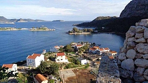 Alman gazeteciler Meis Adası’nda casusluk suçlaması ile gözaltına alındı!