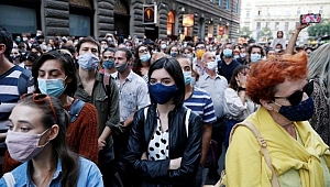 “Bu bir oyun değil”: Corona virüsü salgınında gençlerin sayısı artıyor