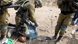 Filistin'de kan donduran görüntü: Akıllara George Floyd'u getirdi