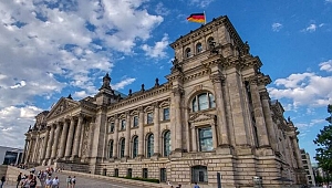 “Almanya’da Devlet Her Alanda Aşırı Sağ ile Mücadele Etmeli“