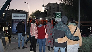 İzmir’de 17 saattir arama kurtarma çalışmaları devam ediyor