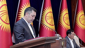 Kırgızistan'da cezaevinden çıkarılan Sadır Caparov'un başbakanlığı ve kabinesi onaylandı