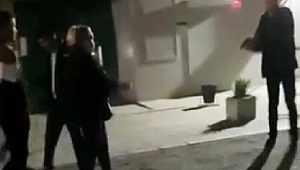 Rusya’da polis üzerine yürüyen genci bacaklarından vurdu