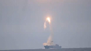 Rusya Zircon füzesini fırlattı! Putin: Bu tüm Rusya için büyük bir olay