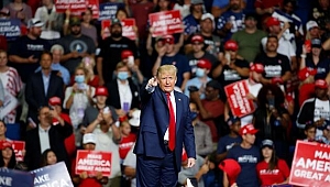 Trump'ın mitingine katılan 9 kişinin koronavirüs testi pozitif çıktı