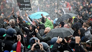 Almanya’da 24 saatte 5.635 insanda Covid-19 tespit edildi