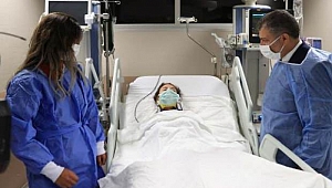 Bakan Koca, İnci Okan’ı ziyaret etti