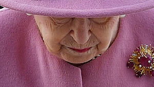 İngiltere bu iddiayı konuşuyor: Kraliçe Elizabeth tahttan inecek