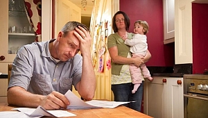 İngiltere'de her 10 kişiden 4'ü maddi durumunu yakınlarından gizliyor