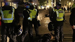 İngiltere'de karantina olaylı başladı: 104 kişi gözaltına alındı!