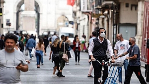 İtalya'da Kovid-19 salgınında son 24 saatte 692 kişi öldü