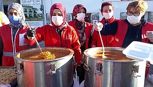 İzmir’de Kızılay Depremzedelerin İhtiyaçlarını Karşılıyor