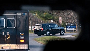 Joe Biden Köpeğiyle Oynarken Ayağını Burktu