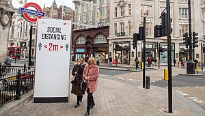 Koronavirüs: İngiltere'de ülke genelindeki kısıtlamaların sona ermesinin ardından 3 aşamalı sisteme geri dönülecek