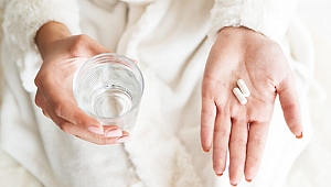 Koronavirüs tedavisinde antibiyotik uyarısı: Virüsleri değil, bakterileri öldürüyor!