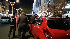 Maskeyi uygun takmadığı için yazılan cezaya tepki gösteren şahıs gözaltına alındı