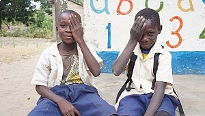 Şimdiye kadar 10 milyon kişiye göz muayenesi yaptılar 