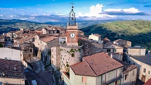 İtalyan köyünden çılgın proje: Evleri 9 liraya satacaklar! Tek şartları var