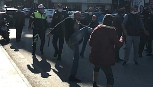 Maske takmadı, kimlik soran polise bıçak çekti