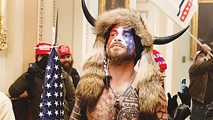 Boynuzlu şaman Trump’a karşı ifade verecek