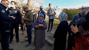 Evleri yanan Suriyeli yaşlı kadın, yalın ayak gözyaşı döktü