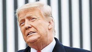 Kendisi için af çıkarır ya da istifa eder mi?