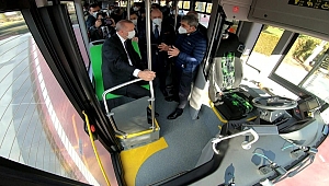 Cumhurbaşkanı Erdoğan ilk sürücüsüz otobüsü test etti