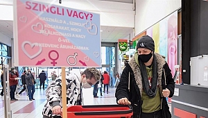 Macaristan'da bir süpermarket müşterilerine 'aşkı bulmak' için yardım ediyor