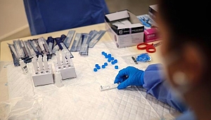 Mutasyonlu koronavirüs kriz yaratmaya devam ediyor... Güney Afrika’da AstraZeneca aşılaması durduruldu!