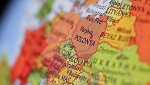 Polonya bir Rus diplomatı sınır dışı etti