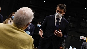 Fransız Belediye Başkanı Estrosi’den 'Sputnik V' çağrısı: İzin verin alayım