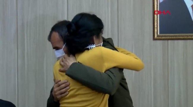 Teslim olan 2 PKK'lı terörist ailelerine kavuştu