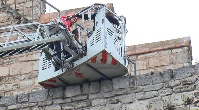 Çocukların ağladığını duyanlar itfaiyeyi aradı! Yürekleri ağza getiren anlar...