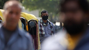 Hindistan'da Kovid-19 salgınında günlük vaka sayısı 161 binin üstünde seyrediyor