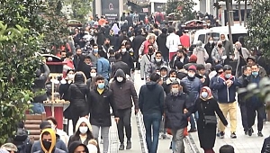 İstiklal Caddesi'nde 'pes' dedirten kalabalık