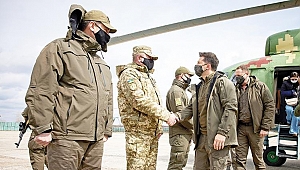 Zelenski, Rusya ile savaş cephesine gitti
