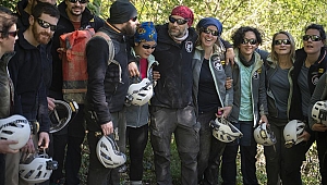 Dünya bu insanları konuşuyor! 40 gün mağara içerisinde yaşadılar, çıkınca söyledikleriyle şaşırttılar