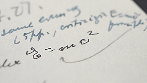 Einstein’in tanınmış formülü E=mc²'li mektup rekor fiyata satışa çıkıyor