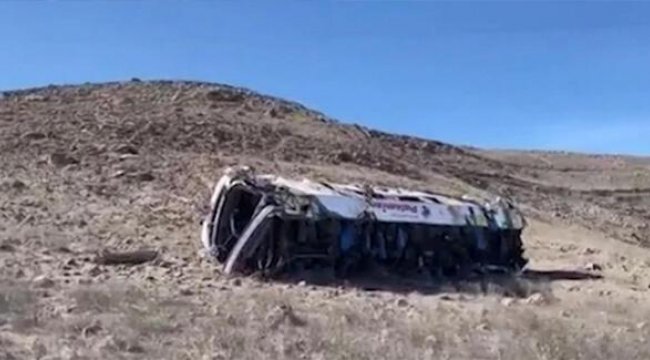 Peru'da otobüs uçuruma yuvarlandı! 27 ölü 16 yaralı...