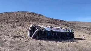 Peru'da otobüs uçuruma yuvarlandı! 27 ölü 16 yaralı...