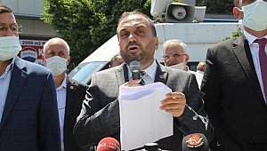 Saadet Partisi Küçükçekmece ilçe Başkanı Çürük seçim ittifakı değil geçim ittifakı diye basın açıklamasını yaptı.