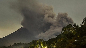 Endonezya'daki Merapi Yanardağı'nda volkanik hareketlilik