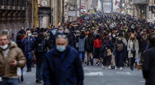 İtalya'da son 24 saatte Kovid-19'dan 44 kişi öldü
