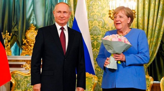 Putin ile Merkel Moskova'da görüştü