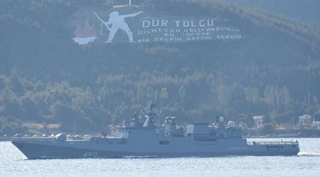 Rus savaş gemisi Çanakkale Boğazı’ndan geçti
